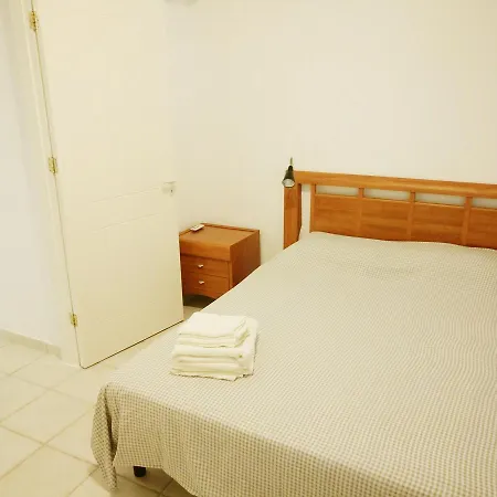 Regina Gardens 3 Bedroom Βίλα *